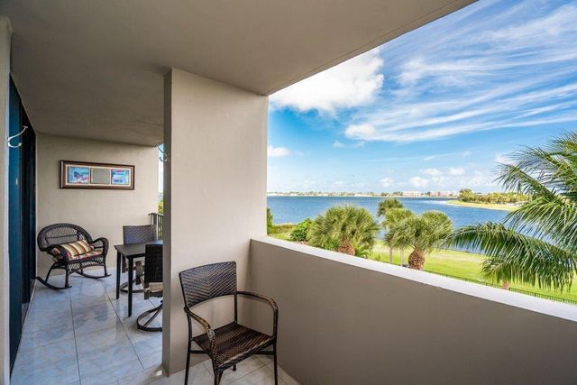 1830 Embassy Drive 411, West Palm Beach, FL 33401