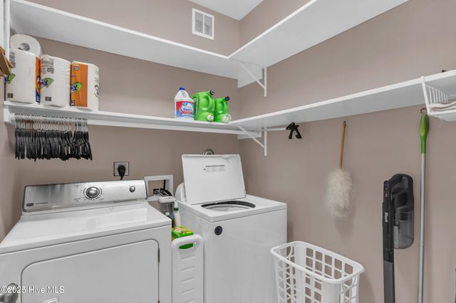 100 Scotlands Court, Hampstead, NC 28443