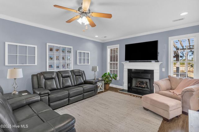 100 Scotlands Court, Hampstead, NC 28443