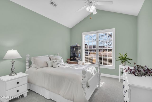 100 Scotlands Court, Hampstead, NC 28443