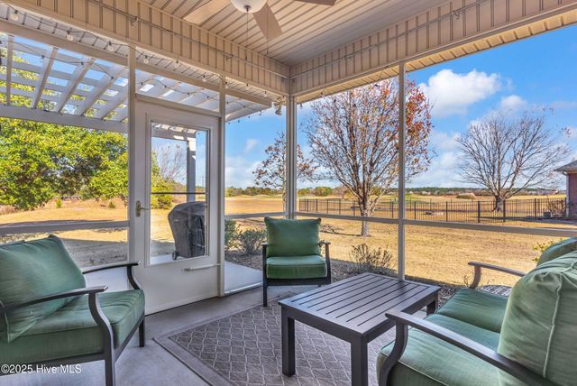 100 Scotlands Court, Hampstead, NC 28443