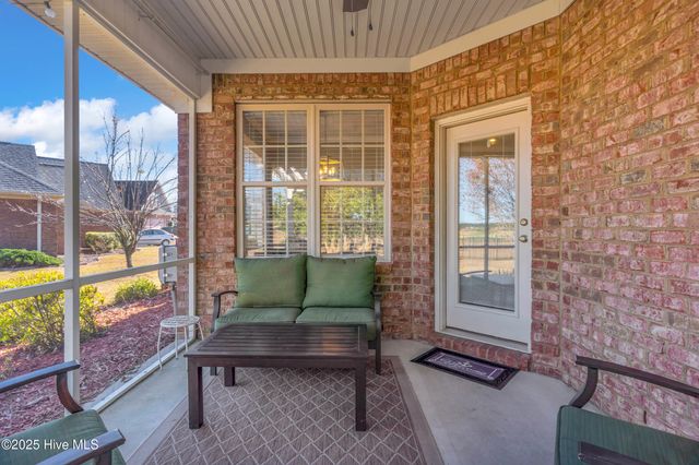 100 Scotlands Court, Hampstead, NC 28443