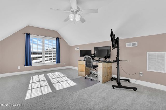 100 Scotlands Court, Hampstead, NC 28443