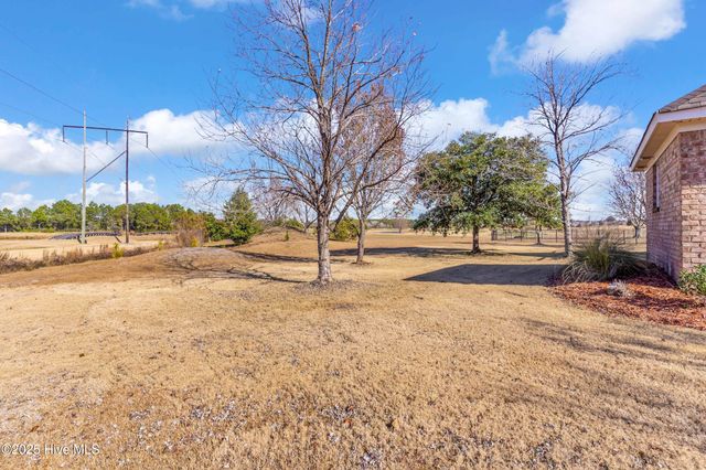 100 Scotlands Court, Hampstead, NC 28443