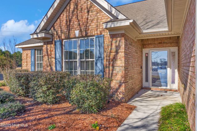 100 Scotlands Court, Hampstead, NC 28443