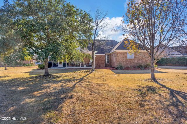 100 Scotlands Court, Hampstead, NC 28443