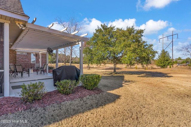 100 Scotlands Court, Hampstead, NC 28443