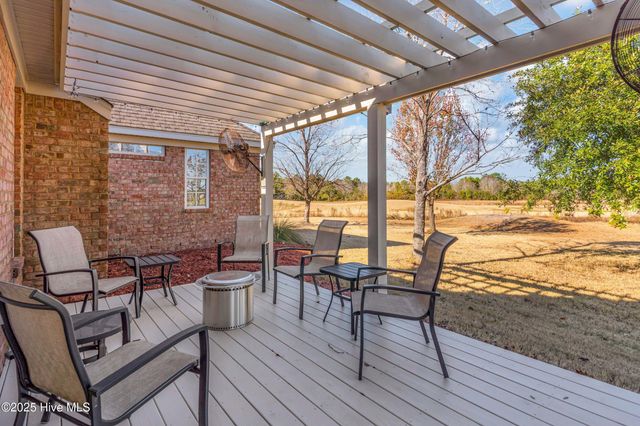 100 Scotlands Court, Hampstead, NC 28443