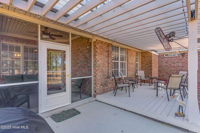 100 Scotlands Court, Hampstead, NC 28443