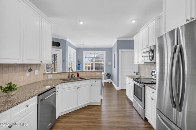 100 Scotlands Court, Hampstead, NC 28443