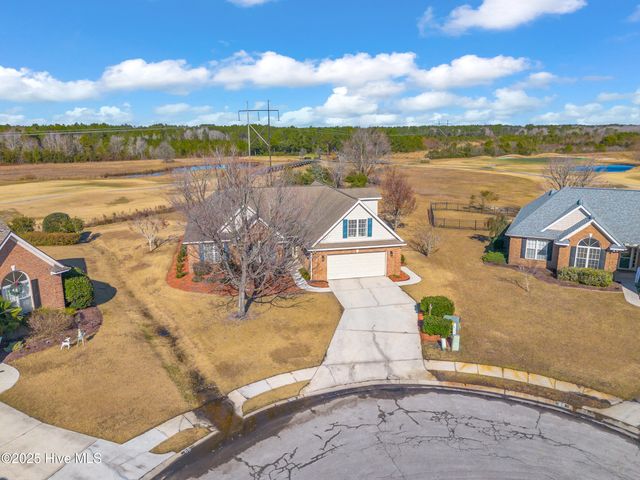 100 Scotlands Court, Hampstead, NC 28443