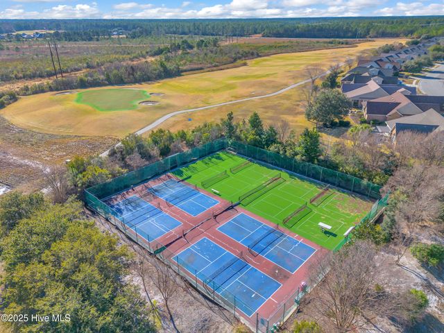 100 Scotlands Court, Hampstead, NC 28443