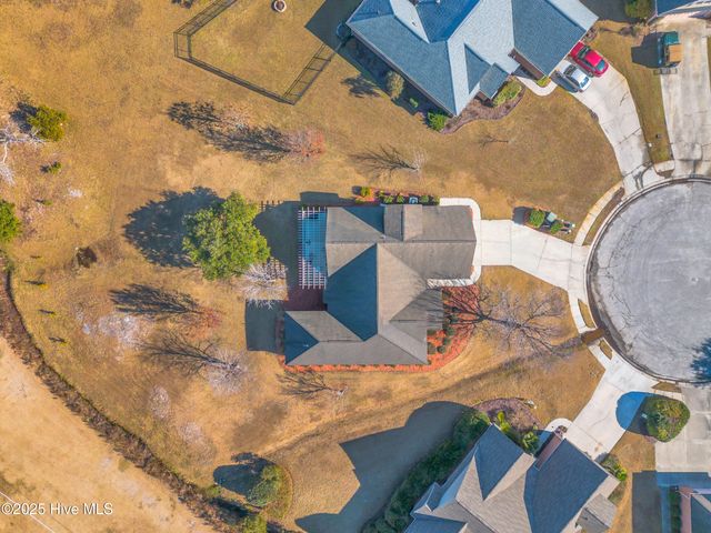 100 Scotlands Court, Hampstead, NC 28443