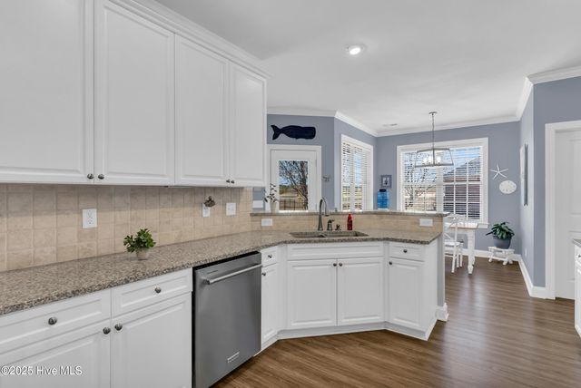 100 Scotlands Court, Hampstead, NC 28443