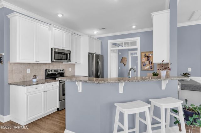 100 Scotlands Court, Hampstead, NC 28443