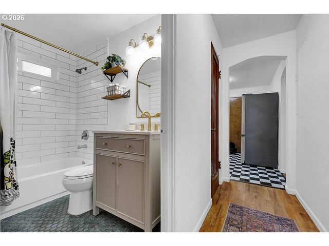 2045 W 18TH Ave, Eugene, OR 97402