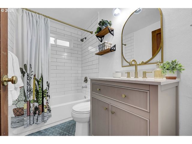 2045 W 18TH Ave, Eugene, OR 97402