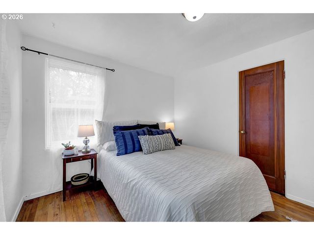 2045 W 18TH Ave, Eugene, OR 97402