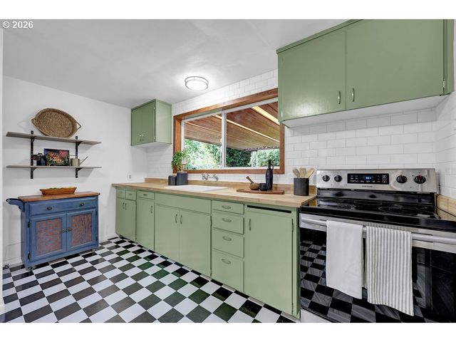 2045 W 18TH Ave, Eugene, OR 97402