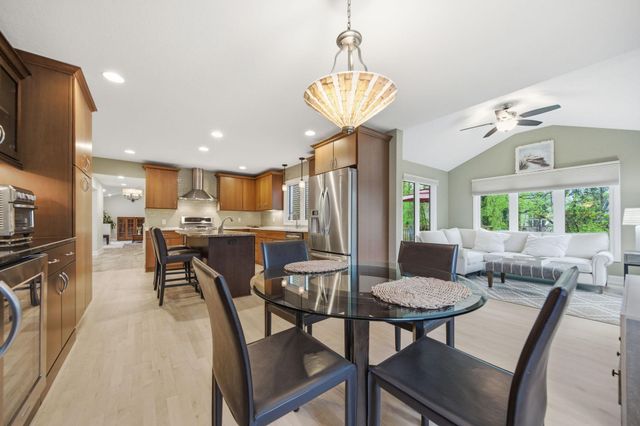13220 38th Avenue N, Plymouth, MN 55441