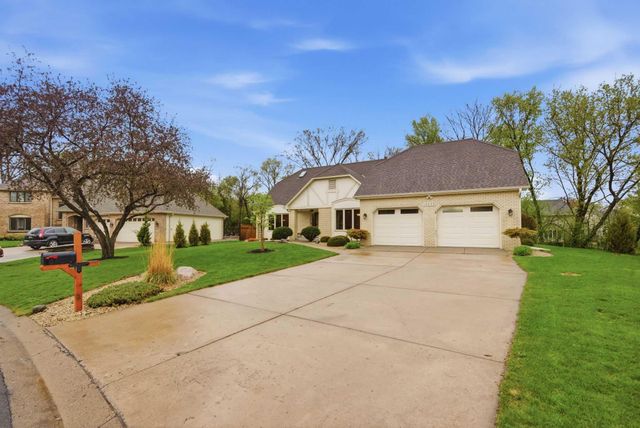 13220 38th Avenue N, Plymouth, MN 55441