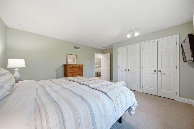 13220 38th Avenue N, Plymouth, MN 55441