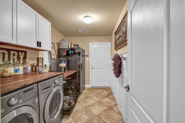 1283 Laurel Lane, Angleton, TX 77515