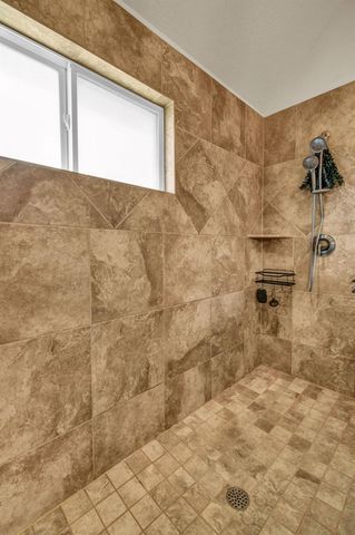 1283 Laurel Lane, Angleton, TX 77515
