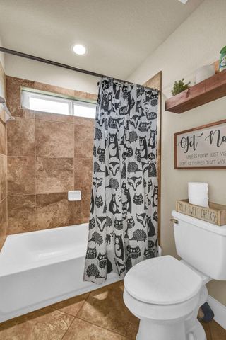 1283 Laurel Lane, Angleton, TX 77515