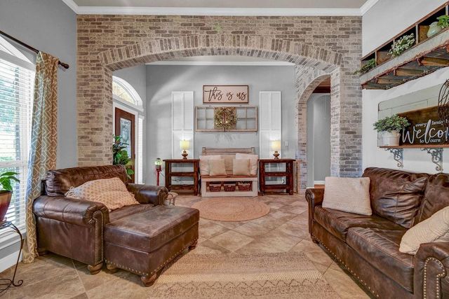 1283 Laurel Lane, Angleton, TX 77515