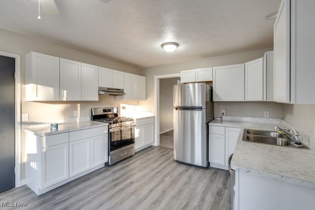 10488 California Street, Reminderville, OH 44202