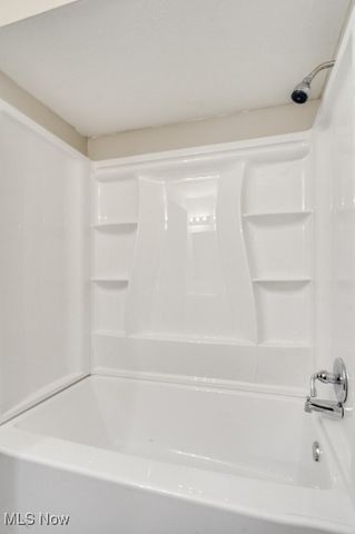 10488 California Street, Reminderville, OH 44202