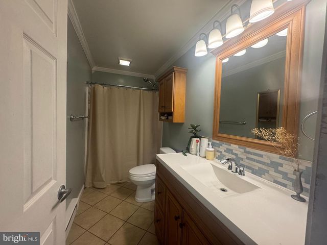 222 SAMDIN BLVD, Hamilton, NJ 08610