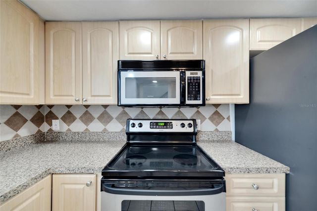 6301 NEWTOWN CIRCLE 1A4, Tampa, FL 33615