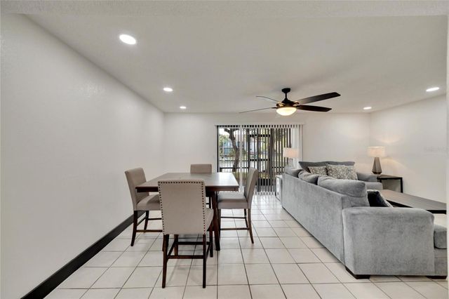 6301 NEWTOWN CIRCLE 1A4, Tampa, FL 33615