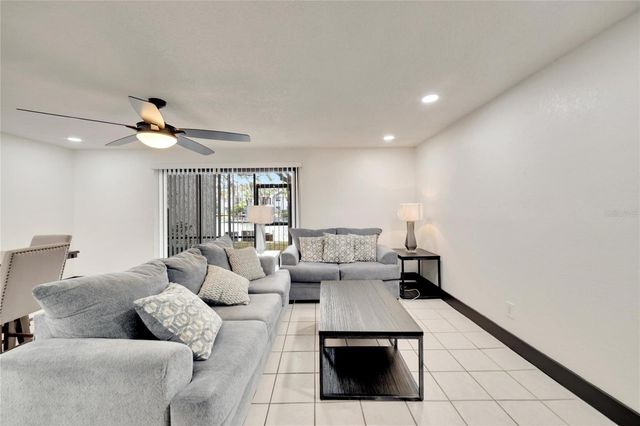 6301 NEWTOWN CIRCLE 1A4, Tampa, FL 33615