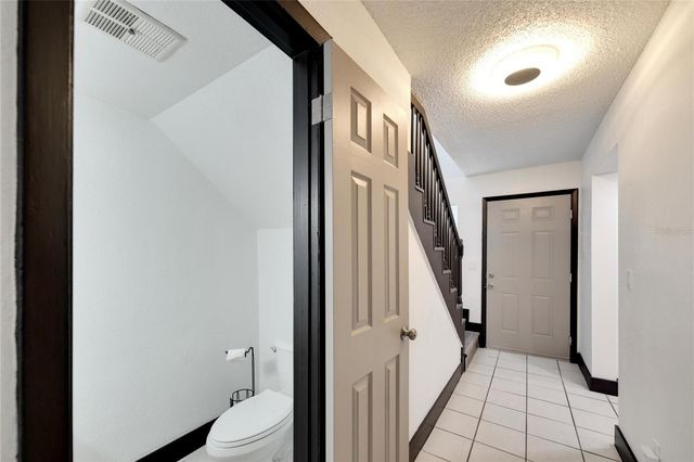 6301 NEWTOWN CIRCLE 1A4, Tampa, FL 33615