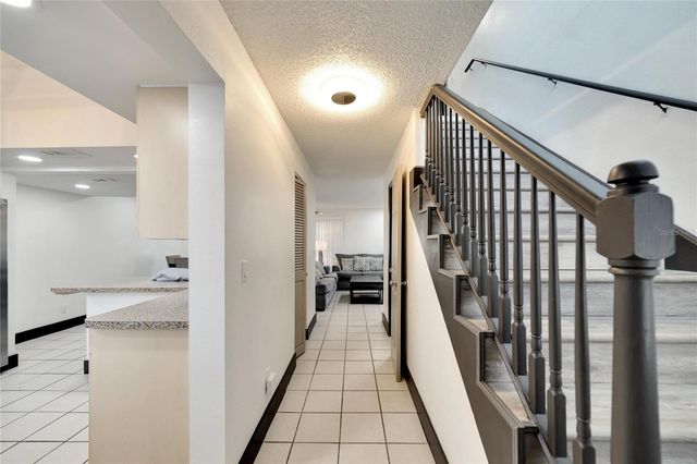 6301 NEWTOWN CIRCLE 1A4, Tampa, FL 33615