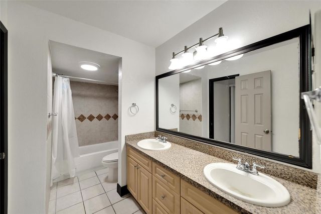 6301 NEWTOWN CIRCLE 1A4, Tampa, FL 33615