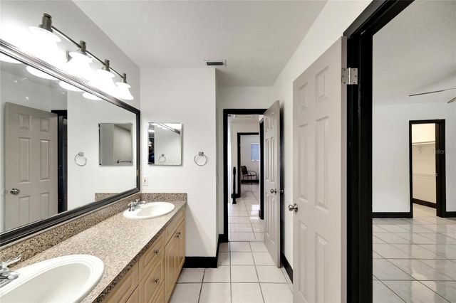 6301 NEWTOWN CIRCLE 1A4, Tampa, FL 33615