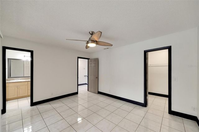 6301 NEWTOWN CIRCLE 1A4, Tampa, FL 33615