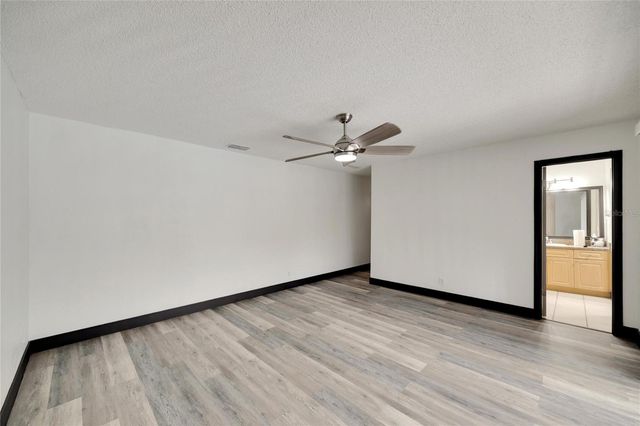 6301 NEWTOWN CIRCLE 1A4, Tampa, FL 33615