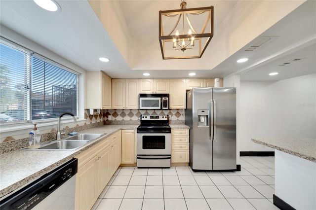 6301 NEWTOWN CIRCLE 1A4, Tampa, FL 33615