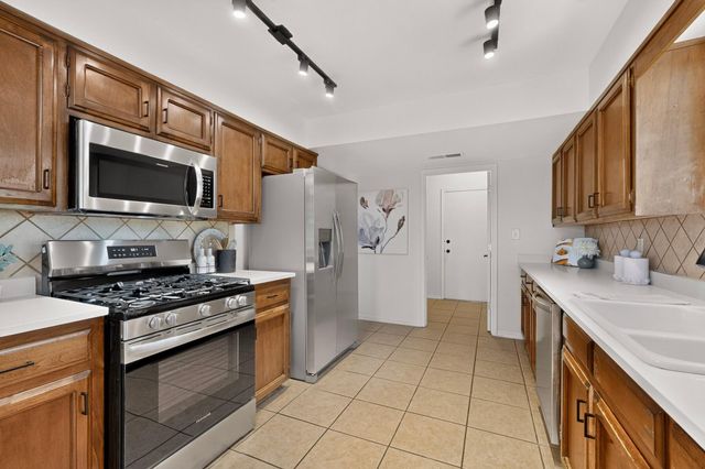 6616 Orphelia Avenue NE, Albuquerque, NM 87109