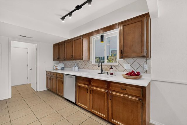 6616 Orphelia Avenue NE, Albuquerque, NM 87109