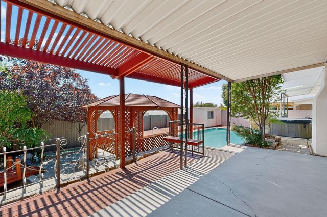 6616 Orphelia Avenue NE, Albuquerque, NM 87109