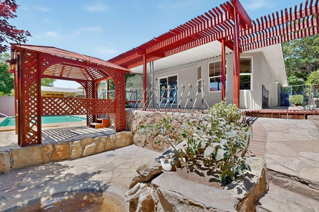 6616 Orphelia Avenue NE, Albuquerque, NM 87109
