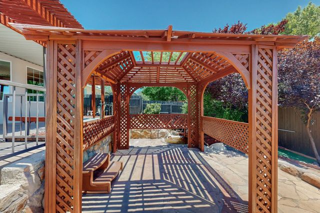 6616 Orphelia Avenue NE, Albuquerque, NM 87109