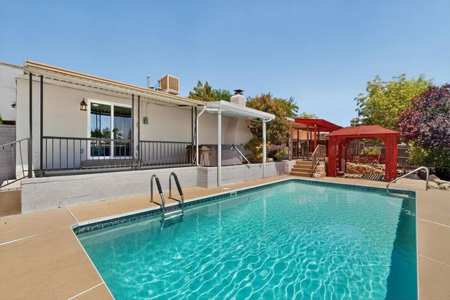6616 Orphelia Avenue NE, Albuquerque, NM 87109