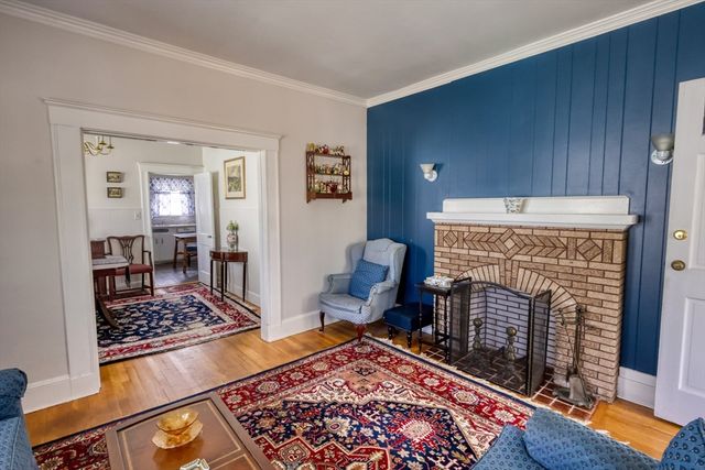 18 Grayson St, Boston, MA 02124